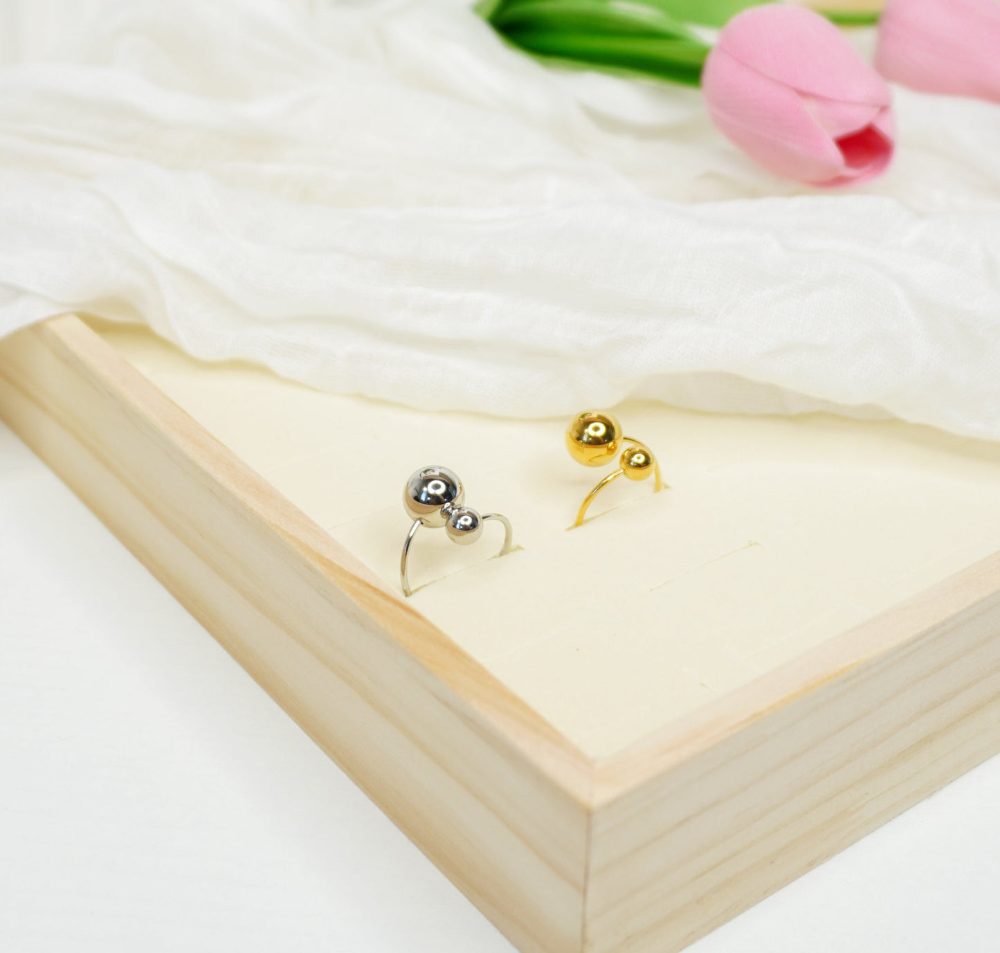 Balls Ring