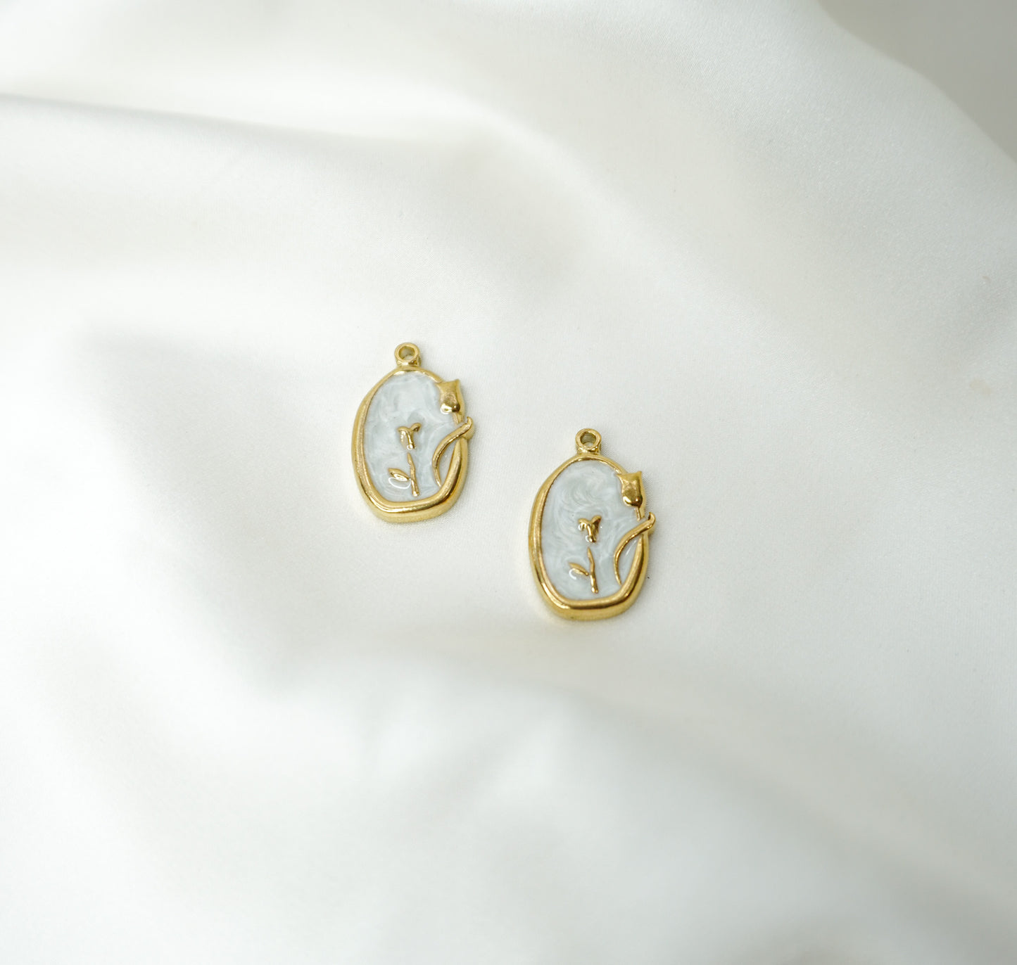 Tulip White Charm